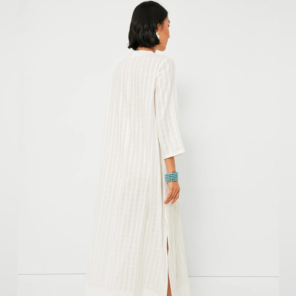 Pomander place white Carolina caftan